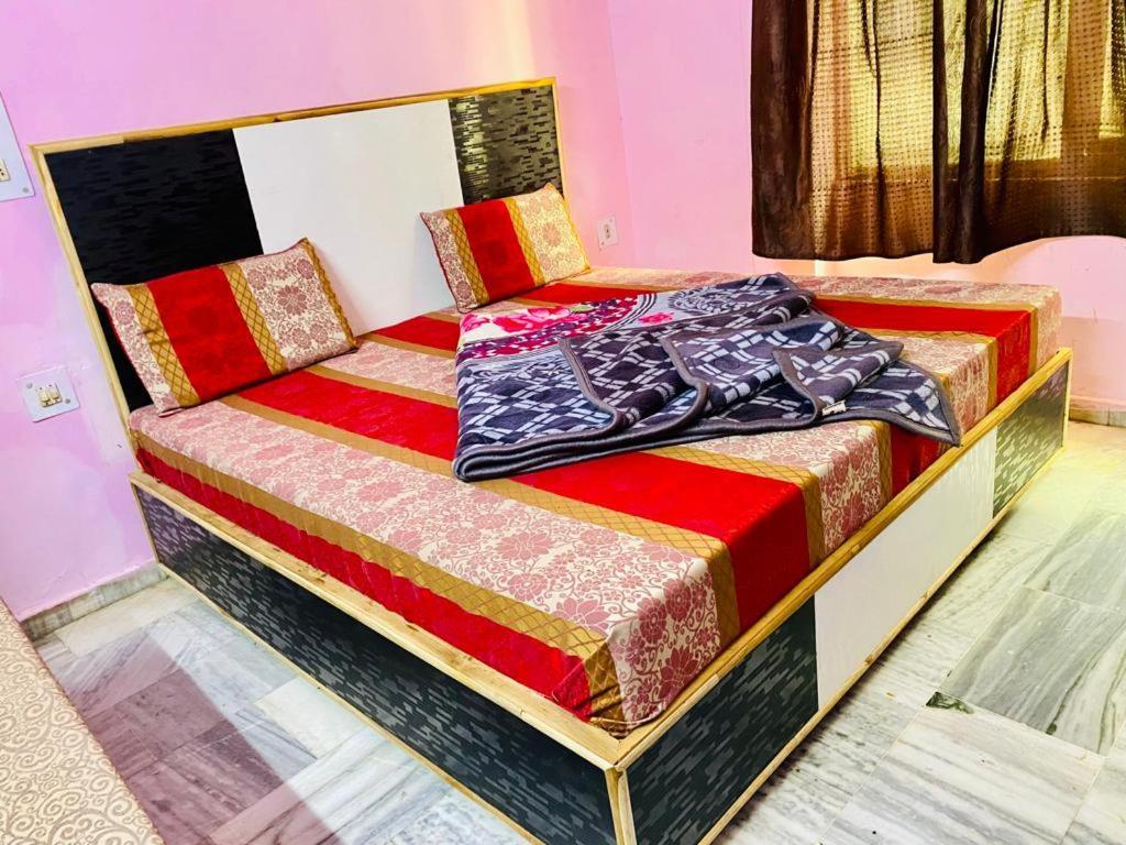 Hotel Hari Ganga - Harkipauri Road Haridwār Buitenkant foto